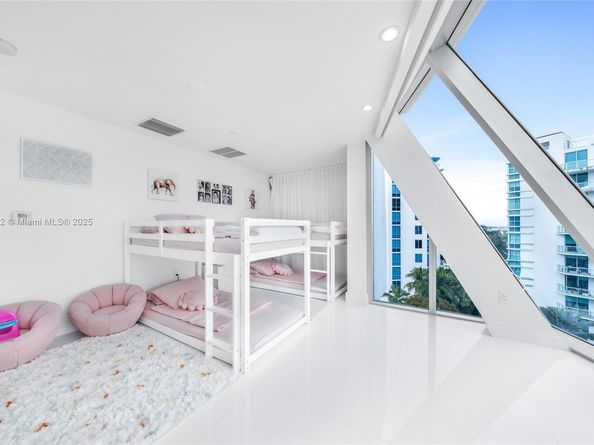 Undisclosed Address #A11913532, Aventura FL 33180