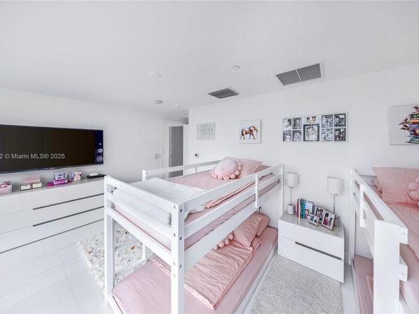 Undisclosed Address #A11913532, Aventura FL 33180