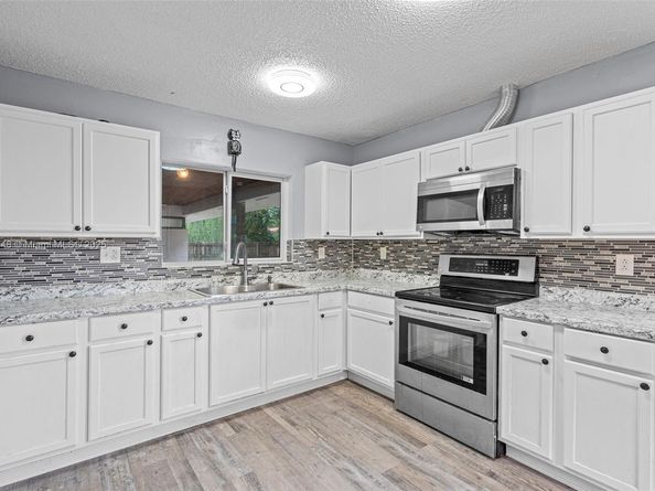 1519 SW 103rd Ave, Miami FL 33174