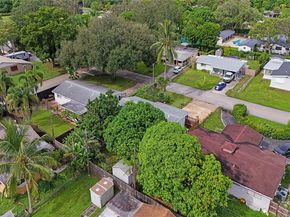 2021 N 56th Way, Hollywood FL 33021