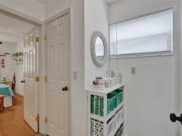 2021 N 56th Way, Hollywood FL 33021