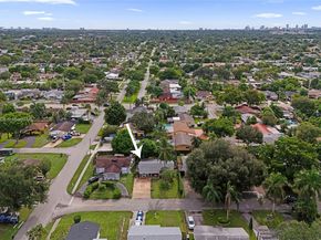 2021 N 56th Way, Hollywood FL 33021
