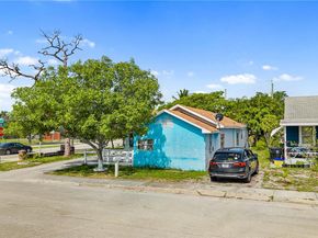 1007 N E St, Lake Worth FL 33460