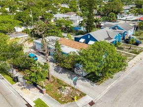 1007 N E St, Lake Worth FL 33460
