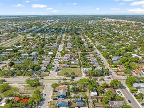 1007 N E St, Lake Worth FL 33460
