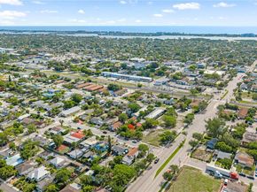 1007 N E St, Lake Worth FL 33460