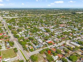 1007 N E St, Lake Worth FL 33460