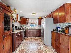 1007 N E St, Lake Worth FL 33460