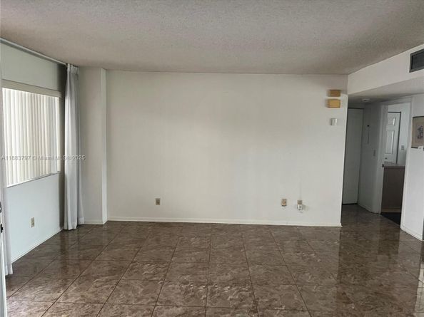 17000 NW 67th Ave 335, Hialeah FL 33015