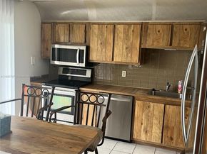 17000 NW 67th Ave 335, Hialeah FL 33015