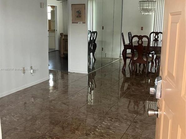 17000 NW 67th Ave 335, Hialeah FL 33015