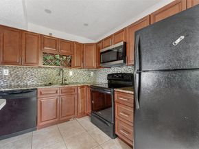 20015 NE 3rd Ct 6, Miami FL 33179