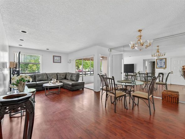 20015 NE 3rd Ct 6, Miami FL 33179