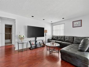 20015 NE 3rd Ct 6, Miami FL 33179