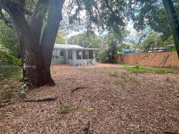 421 SW 11th St, Fort Lauderdale FL 33315