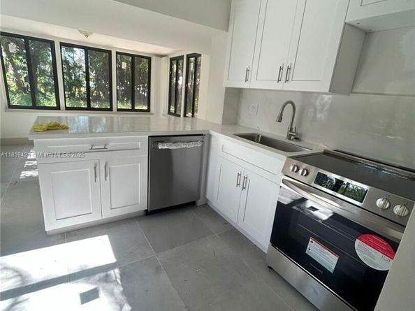 421 SW 11th St, Fort Lauderdale FL 33315