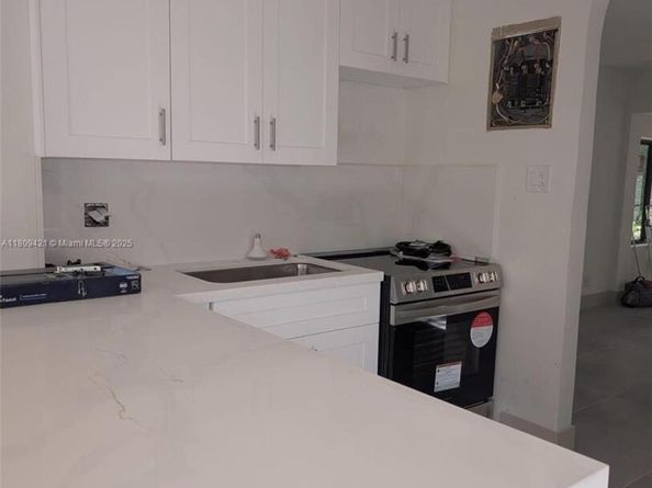 421 SW 11th St, Fort Lauderdale FL 33315