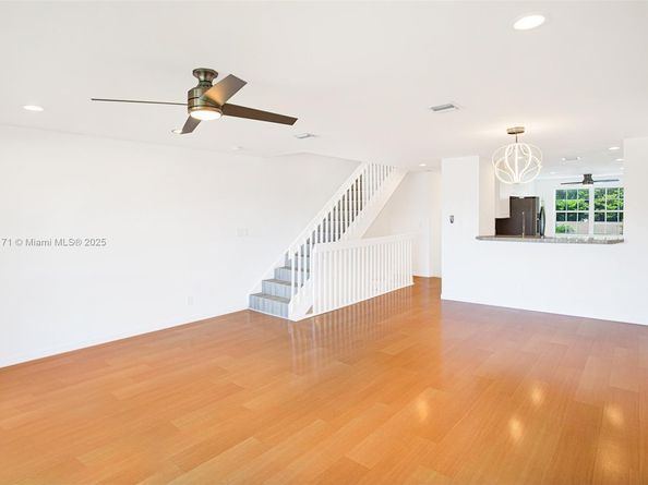 1998 NE 7th St 104, Deerfield Beach FL 33441