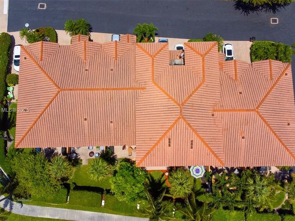 1998 NE 7th St 104, Deerfield Beach FL 33441