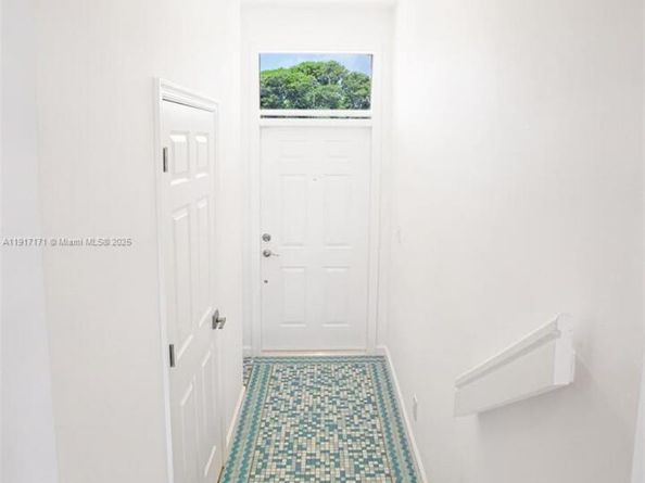 1998 NE 7th St 104, Deerfield Beach FL 33441