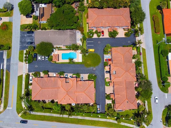 1998 NE 7th St 104, Deerfield Beach FL 33441