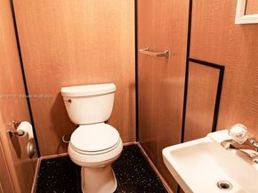 1998 NE 7th St 104, Deerfield Beach FL 33441