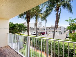 1998 NE 7th St 104, Deerfield Beach FL 33441