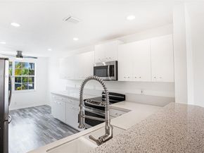 1998 NE 7th St 104, Deerfield Beach FL 33441