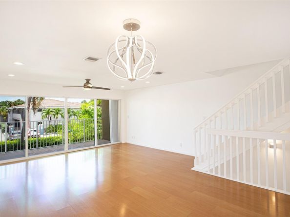 1998 NE 7th St 104, Deerfield Beach FL 33441