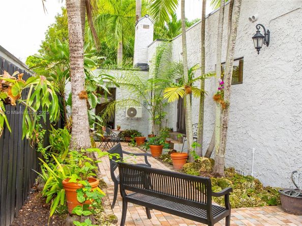 452 SW 21st Rd, Miami FL 33129