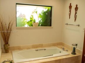 452 SW 21st Rd, Miami FL 33129