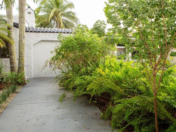 452 SW 21st Rd, Miami FL 33129
