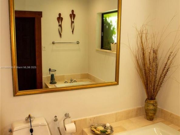452 SW 21st Rd, Miami FL 33129