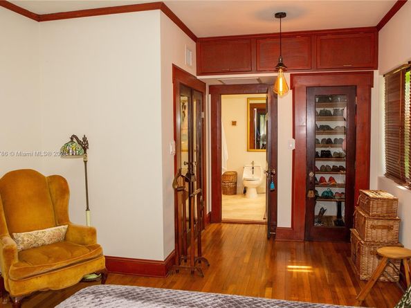 452 SW 21st Rd, Miami FL 33129