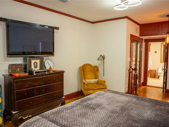 452 SW 21st Rd, Miami FL 33129