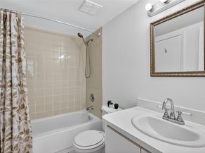 16465 NE 22nd Ave 116, North Miami Beach FL 33160