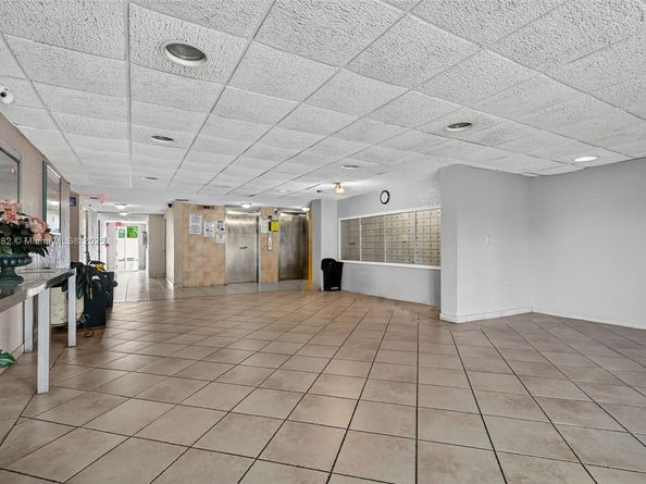 16465 NE 22nd Ave 116, North Miami Beach FL 33160