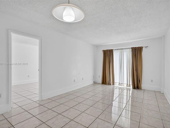 16465 NE 22nd Ave 116, North Miami Beach FL 33160