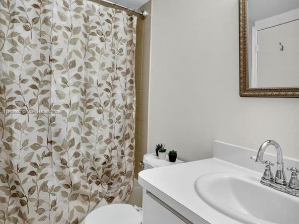 16465 NE 22nd Ave 116, North Miami Beach FL 33160