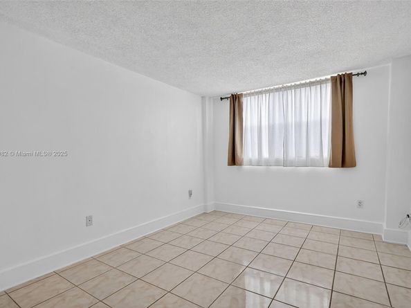 16465 NE 22nd Ave 116, North Miami Beach FL 33160