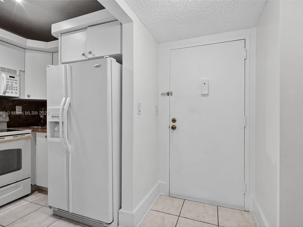 16465 NE 22nd Ave 116, North Miami Beach FL 33160