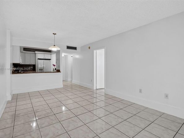 16465 NE 22nd Ave 116, North Miami Beach FL 33160