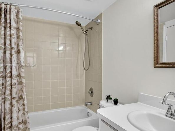 16465 NE 22nd Ave 116, North Miami Beach FL 33160