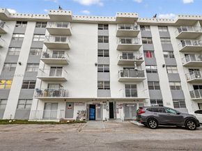 16465 NE 22nd Ave 116, North Miami Beach FL 33160