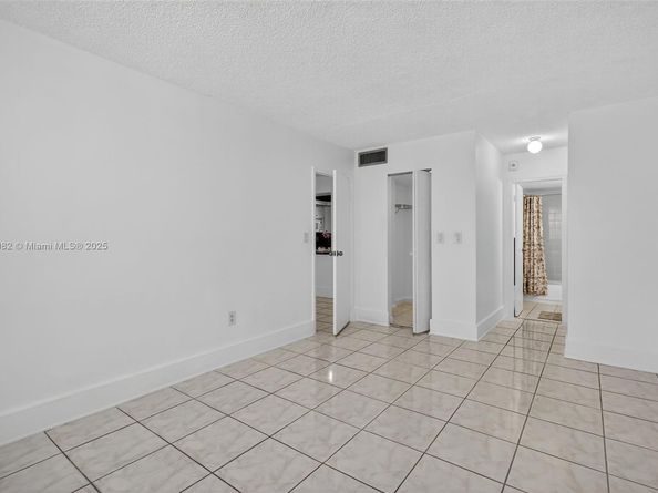 16465 NE 22nd Ave 116, North Miami Beach FL 33160