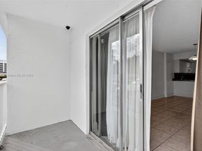 16465 NE 22nd Ave 116, North Miami Beach FL 33160