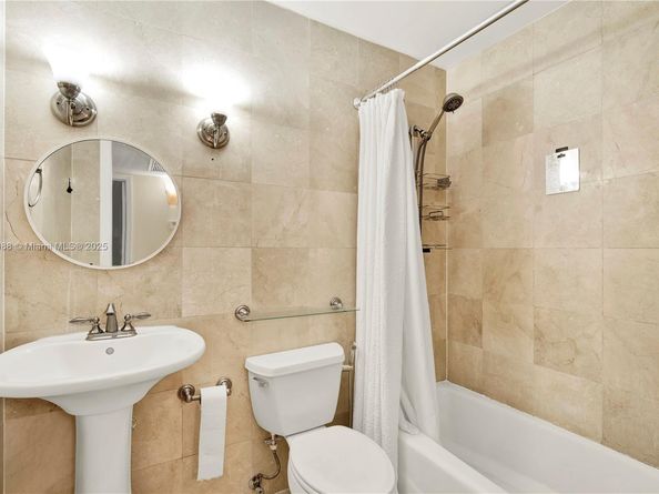 7966 Camino Cir B3, Miami FL 33143