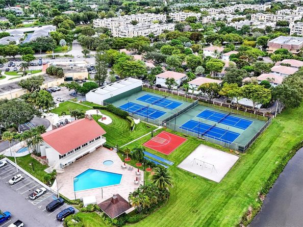 7966 Camino Cir B3, Miami FL 33143
