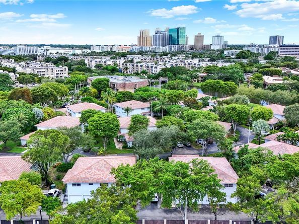 7966 Camino Cir B3, Miami FL 33143