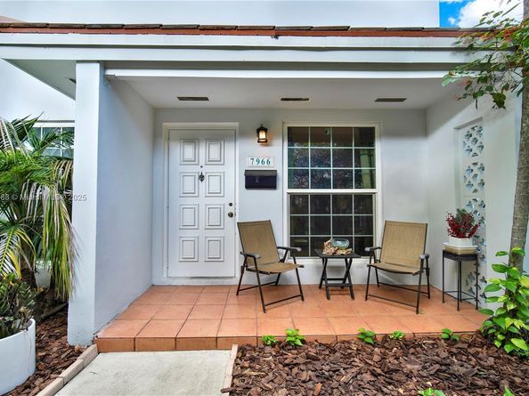 7966 Camino Cir B3, Miami FL 33143
